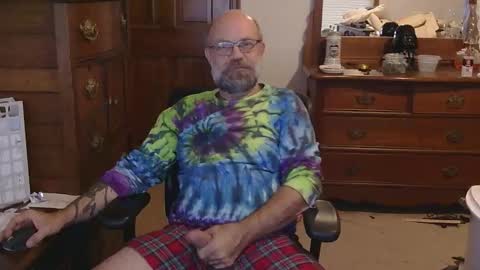 HairyDaddyBear69 online show from December 5, 3:21 pm