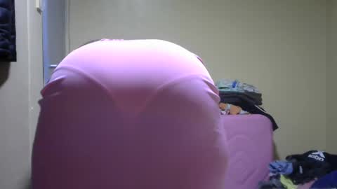 Snapshot of hairypussybigassy001 chatting on January 21, 7:28 pm hairypussybigassy001 online show from January 21, 7:28 pm