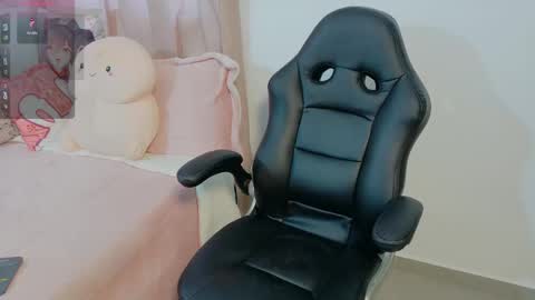 Hanna Rosse online show from March 11, 2:18 pm