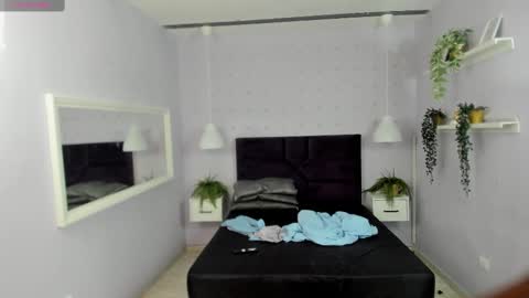 hanaahquinn online show from September 30, 11:32 am