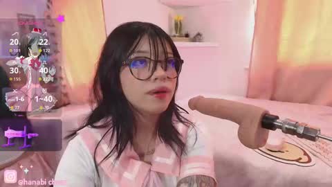 Snapshot of hanabi___ chatting on October 24, 1:56 pm online show from October 24, 1:56 pm
