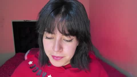 Hanah Montana Independent model online show from December 2, 4:15 pm