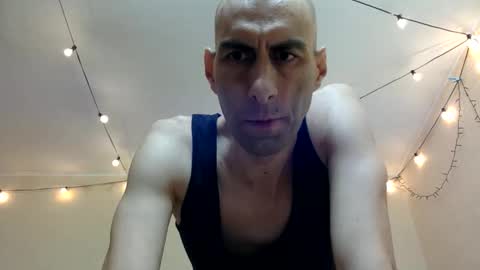 Snapshot of handsomealfie chatting on October 4, 2:31 am HandsomeAlfie online show from October 4, 2:31 am