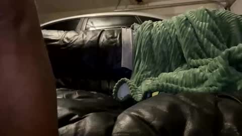 handsomehasen online show from April 4, 5:25 am