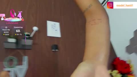 hanii_ online show from September 23, 8:48 pm