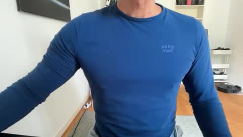 hanky online show from September 26, 10:23 am