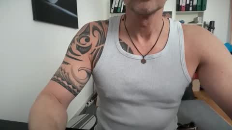 hanky online show from March 24, 12:00 pm