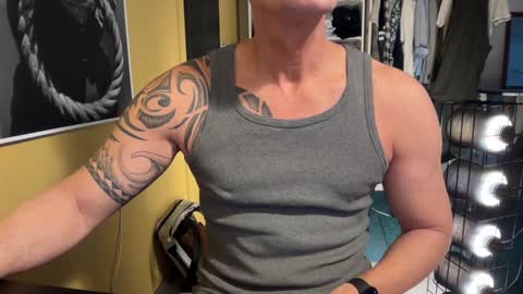 hanky online show from December 31, 12:36 pm