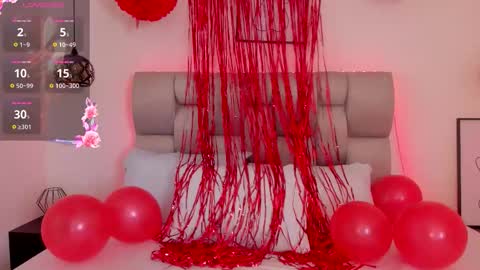 hanna__evans_ online show from February 14, 12:30 pm