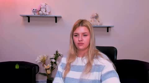 hanna_blondee1 online show from December 20, 2:59 pm