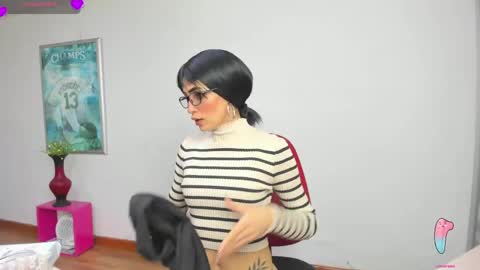 Sara online show from April 30, 7:30 pm