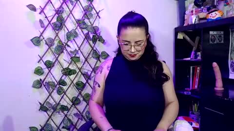 hanna_moons online show from July 9, 4:05 am