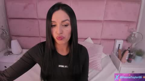 Snapshot of hanna_taylorr chatting on October 7, 3:02 am Hanna online show from October 7, 3:02 am