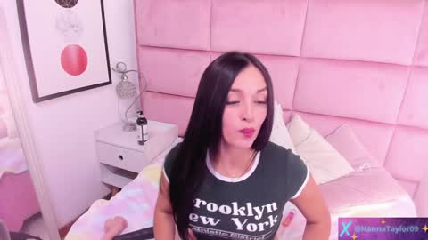 Snapshot of hanna_taylorr chatting on February 7, 11:12 am Hanna online show from February 7, 11:12 am