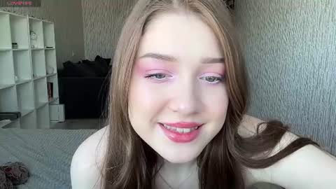 hanna_webber online show from June 18, 9:25 am