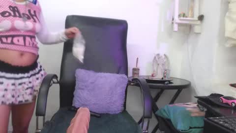 SARA  online show from November 10, 5:43 am