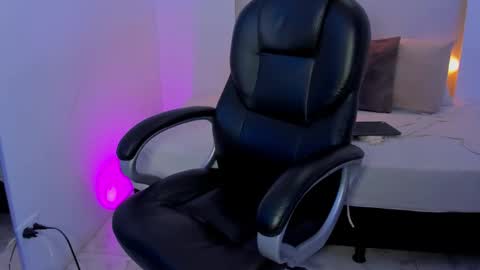 Snapshot of hannah__gray chatting on October 22, 3:57 pm hannah__gray online show from October 22, 3:57 pm
