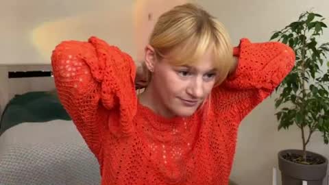 hannah levis  online show from May 20, 11:49 am