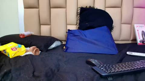 hannah_teehn online show from September 27, 9:23 pm