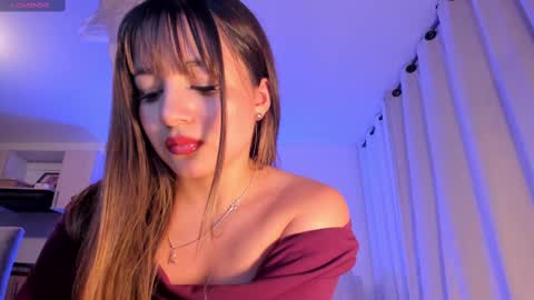 Snapshot of hannahdavisx chatting on March 2, 1:37 am Hannah  online show from March 2, 1:37 am