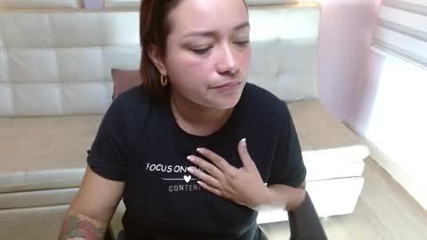 Hanna  online show from March 20, 3:50 pm