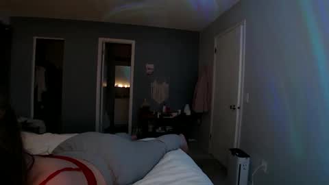 Hanna  Bananas online show from January 26, 6:49 am