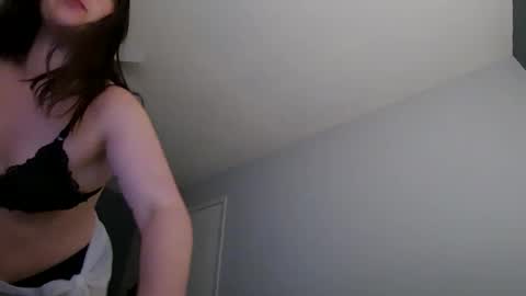 Hanna  Bananas online show from January 23, 3:58 am