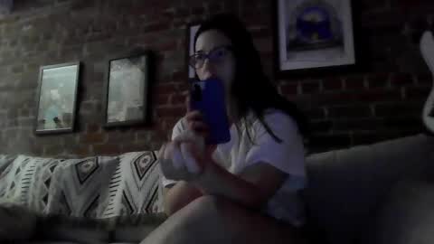 Hanna  Bananas online show from January 14, 2:29 am