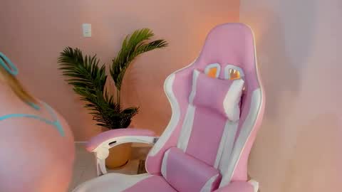 Hanna Miller  online show from November 19, 12:54 am