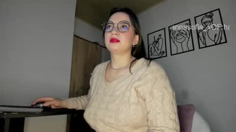   hannasofia x        Schedule 700 -1400GTM-5 online show from October 12, 3:04 pm