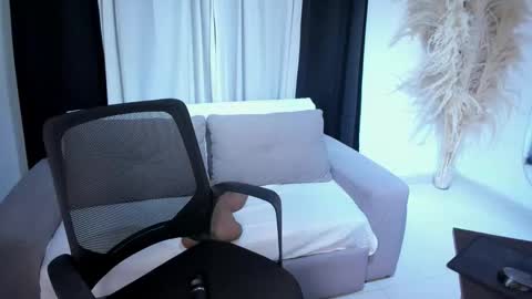    online show from October 21, 2:38 am