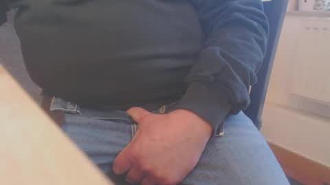 hannes_k online show from December 17, 2:24 pm