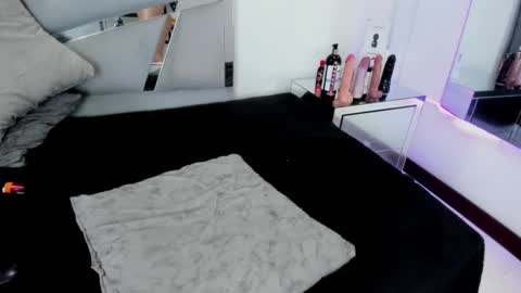 hanny_watson online show from September 13, 2:41 pm