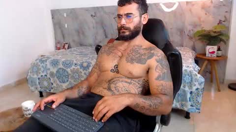 hanz_col online show from November 16, 3:08 am