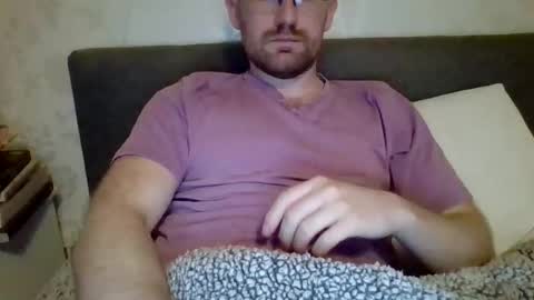 Happiestcat online show from November 7, 8:33 pm