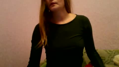 happyemily  online show from November 11, 7:16 pm