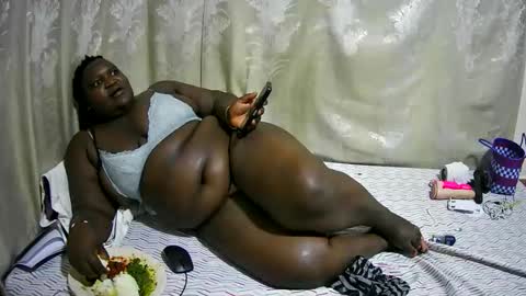 happysonia online show from February 8, 9:18 pm