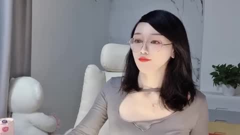 Daisy online show from March 5, 2:45 pm