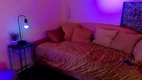 hardigan online show from December 7, 8:11 pm