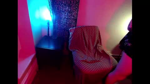 hardigan online show from February 13, 7:35 am