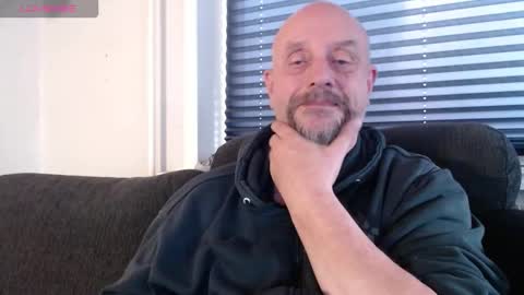 Snapshot of hardmrlazy chatting on October 26, 2:18 pm MrLazy online show from October 26, 2:18 pm