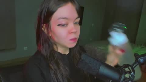 Snapshot of haribo_asmr chatting on February 13, 11:28 am Miss Hari online show from February 13, 11:28 am