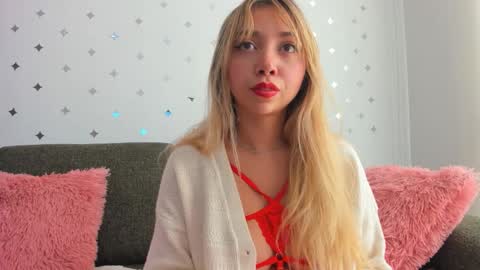 Sophia Blossom online show from December 17, 9:10 pm