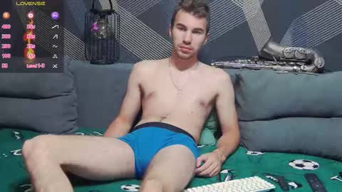 Snapshot of harvey_ren chatting on October 10, 8:35 pm Harvey online show from October 10, 8:35 pm