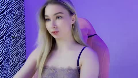 Anna online show from April 20, 10:51 am