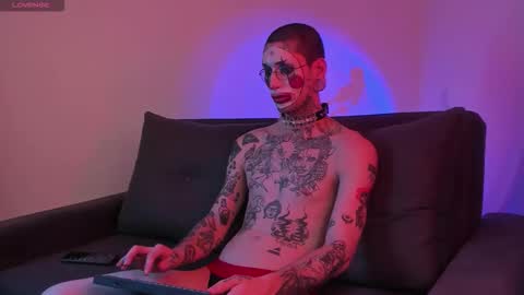 Snapshot of hatsumotokyoto chatting on October 31, 6:19 pm More content 2 online show from October 31, 6:19 pm