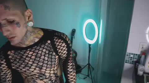 Snapshot of hatsumotokyoto chatting on October 15, 6:27 am More content 2 online show from October 15, 6:27 am