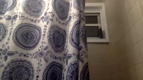 Snapshot of havingfun103 chatting on December 15, 2:08 am havingfun103 online show from December 15, 2:08 am