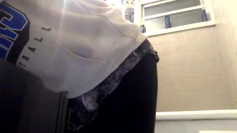 Snapshot of havingfun103 chatting on January 17, 2:29 am havingfun103 online show from January 17, 2:29 am