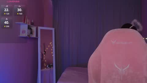 Mia online show from March 4, 8:00 am